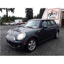 E2 --  2007 MINI COOPER , Green , 129134  KM's