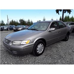 P4 --  1997 TOYOTA CAMRY , Silver , 254675  KM's