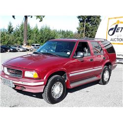 M2 --  1997 GMC JIMMY  , Red , 204288  KM's