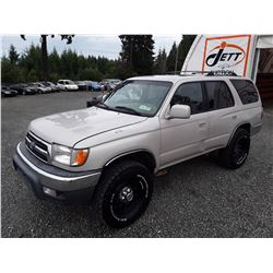 O1 --  1999 TOYOTA 4RUNNER SR5  , Brown , 306908  KM's