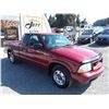 Image 2 : F6 --  2001 GMC SONOMA , Red , 239186  KM's