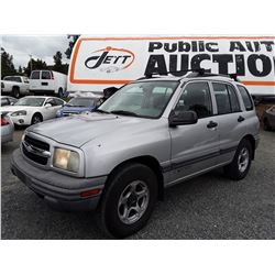 I6 --  2001 CHEVROLET TRACKER  , Silver , 216258  KM's