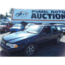 O6 --  1999 VOLVO V70 , Blue , 228471  KM'