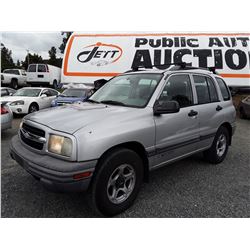 I6 --  2001 CHEVROLET TRACKER  , Silver , 216258  KM's