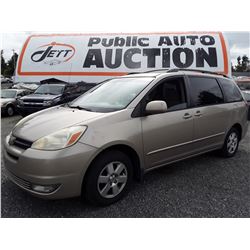 M3 --  2004 TOYOTA SIENNA CE  , Brown , 277477  KM's