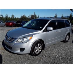 B5 --  2011 VW ROUTAN SE , Silver , 238480  KM's