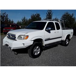 K4 --  2005 TOYOTA TUNDRA SR5 , White , 269480  KM's