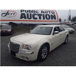 I2 --  2006 CHRYSLER 300C , White , 280412  KM's