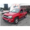Image 1 : N2 --  2002 CHEVROLET TRAILBLAZER SUV, RED, 321,729 KMS