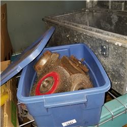 TOTE OF WIRE WHEELS