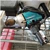 Image 1 : MAKITA 13mm HAMMER DRILL - WORKING