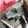 Image 2 : NEUMATIC HANGER NAIL GUN