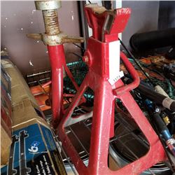 2 HEAVY DUTY JACK STANDS