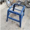 Image 1 : BLUE METAL SAW STAND