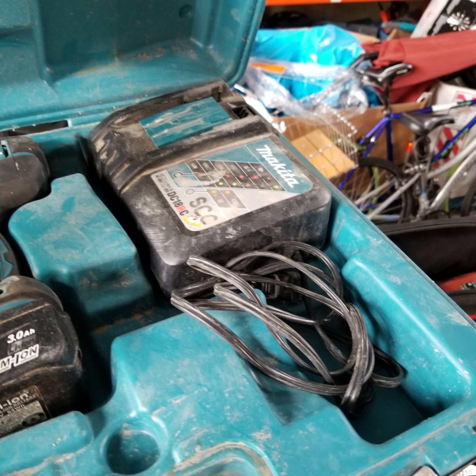 MAKITA CORDLESS DRILL SET - Big Valley Auction