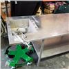 Image 2 : 30" x 9-1/2FT STAINLESS STEEL PREP TABLE W/ SINK TAP WASHER