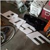 Image 1 : ILLUMINATED BOSE LETTERS AND T-SHIRT