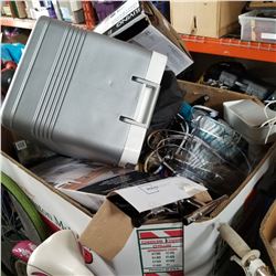 PALLET OF RETURNED LIGHTS, ITEMS