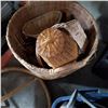 Image 3 : WICKER HAMPER, BASKETS, AND RATTAN STAND
