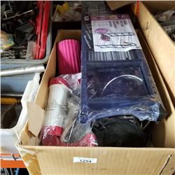 2 BOXES OF KITCHEN ITEMS