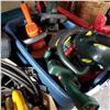 Image 2 : TOTE OF ELECTRIC HEDGE TRIMMERS