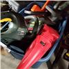 Image 3 : TOTE OF ELECTRIC HEDGE TRIMMERS