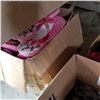 Image 3 : 2 BOXES OF NEW WOMENS FLIP FLOPS AND CROCS