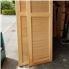 Image 2 : 2 SOLID WOOD 8FT LOUVER DOORS