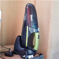 SHARK PERSONAL CORDLESS VACUUM WITH MOUNTABLE DOCKING CHARGE STATION TESTED AND WORKING
