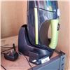 Image 3 : SHARK PERSONAL CORDLESS VACUUM WITH MOUNTABLE DOCKING CHARGE STATION TESTED AND WORKING