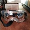 Image 2 : 5 PAIRS OF CHEMICAL SPLASH GOGGLES