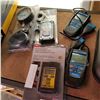 Image 1 : 4 OBD READERS AND VACUUM GAUGE
