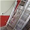 Image 1 : 8FT WOOD A-FRAME LADDER