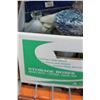 Image 2 : 2 BOXES OF CRYSTAL, KITCHEN ITEMS, AND HEATING PADS