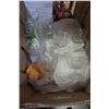 Image 3 : 2 BOXES OF CRYSTAL, KITCHEN ITEMS, AND HEATING PADS
