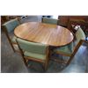 Image 6 : ROUND OAK DINING TABLE W/ LEAF AND 4 CHAIRS