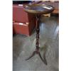 Image 4 : VINTAGE PLANTER STAND