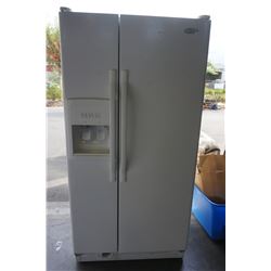 WHIRLPOOL WHITE 33 INCH SIDE BY SIDE REFRIDGERATOR WITH FREEZER, TESTED AND WORKING GUARANTEED