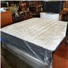 Image 1 : KING SIZE SEALY POSTUREPEDIC SISEMORE EURO PLUSH TOP MATTRESS
