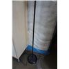 Image 3 : BLACK FLOOR LAMP WITH ADJUSTABLE READING LAMP