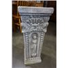 Image 1 : CAST PEDESTAL