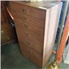 Image 1 : 7 DRAWER DRESSER