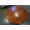 Image 4 : MODERN WOOD INLAY ROUND COFFEE TABLE ON CASTORS