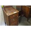 Image 2 : VINTAGE 6 DRAWER VANTIY W/ MIRRORS