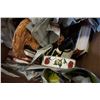 Image 1 : BOX LOT OF COLLECTIBLES