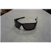 Image 1 : OAKLEY SUN GLASSES