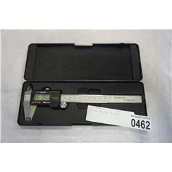 DIGITAL CALIPER IN CASE