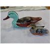 Image 1 : 2 CARVED WOODEN DUCKS