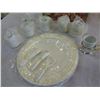 Image 3 : QUEEN ANNE HORS D'OEUVRE TRAY AND DEMI TASSE SET