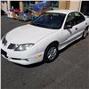 Image 1 : WHITE PONTIAC SUNFIRE 4 DOOR SEDAN W/ KEY AND FOB, CAR FAX, AND REGISTRATION 160 020KM
